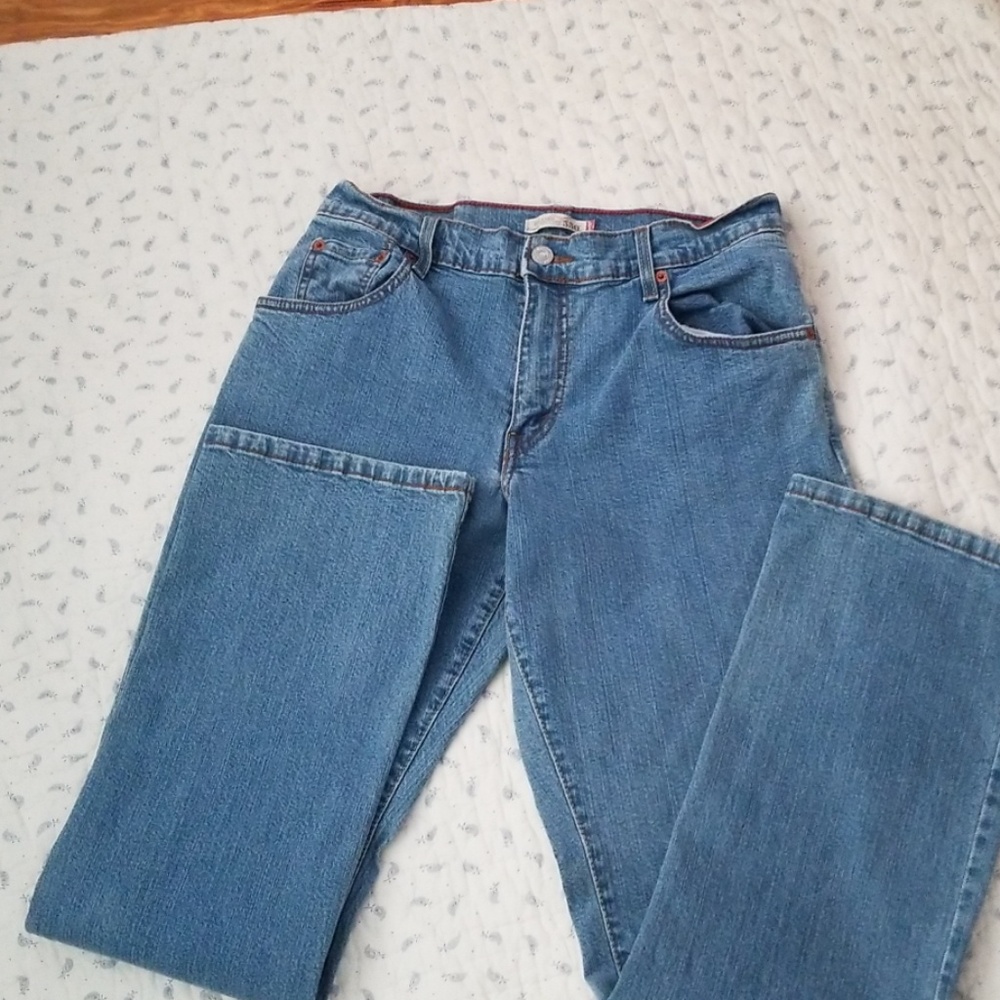 Women's Levi's jeans